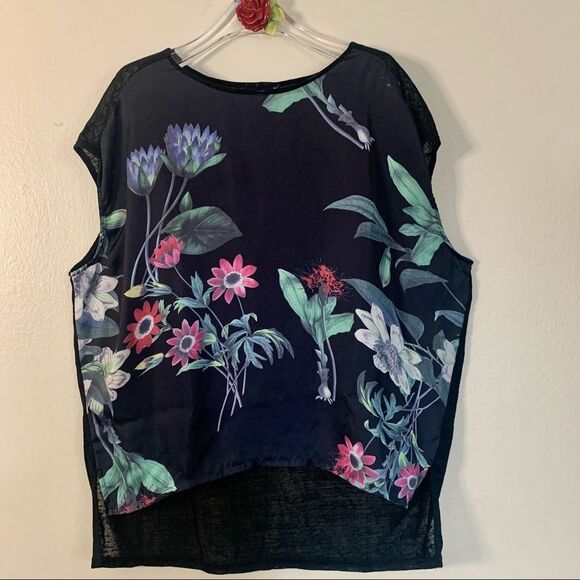 CLICHE’ COUTURE Shortsleeves Hi-Lo Top Blouse - Picture 2 of 7